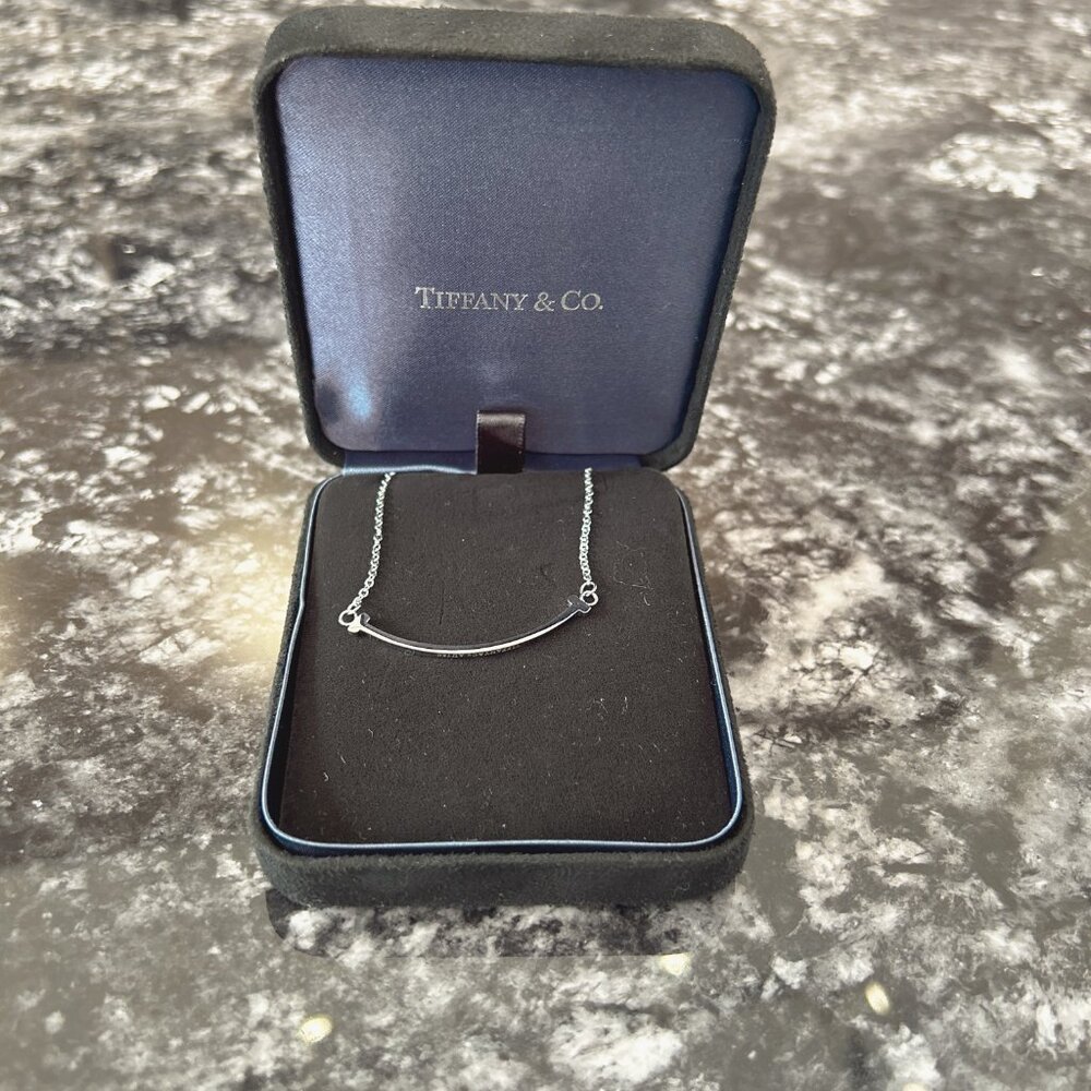 Tiffany & Co.Smile White Gold Necklace Small